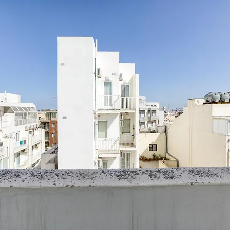 Spacious 2br, Just Off Uni & Hospital & Wifi By 360 Estates Apartament