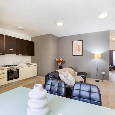 Spacious 2br, Just Off Uni & Hospital & Wifi By 360 Estates Апартаменты Мсида