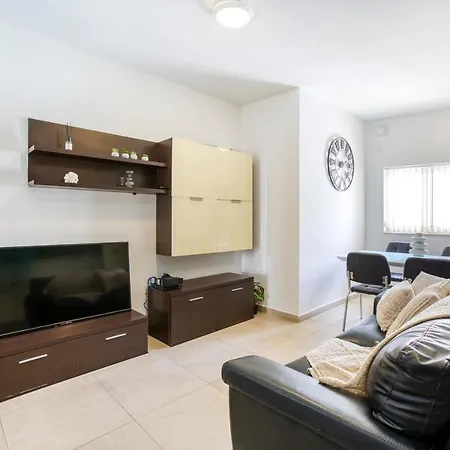 Spacious 2br, Just Off Uni & Hospital & Wifi By 360 Estates Lägenhet *