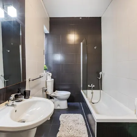 Spacious 2br, Just Off Uni & Hospital & Wifi By 360 Estates Lägenhet *