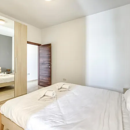 Spacious 2br, Just Off Uni & Hospital & Wifi By 360 Estates * Msida