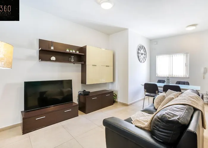 Spacious 2br, Just Off Uni & Hospital & Wifi By 360 Estates Apartament *