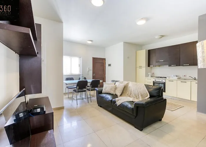 Spacious 2br, Just Off Uni & Hospital & Wifi By 360 Estates * Msida